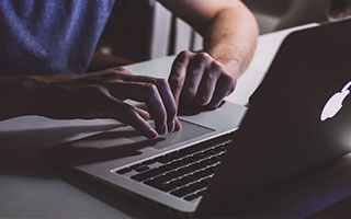 皖皖夏侯惇大招锁进人群，狼队众人向前冲锋打出零换二